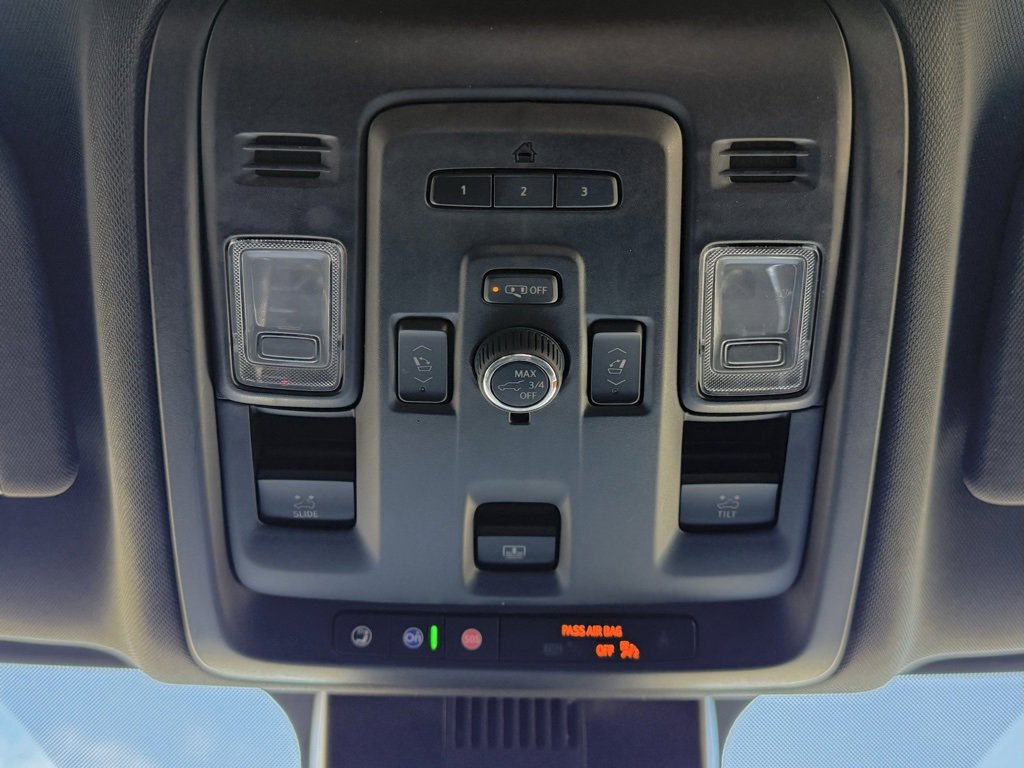 Used 2024 Chevrolet Suburban Z71 w/ Luxury Package image 29