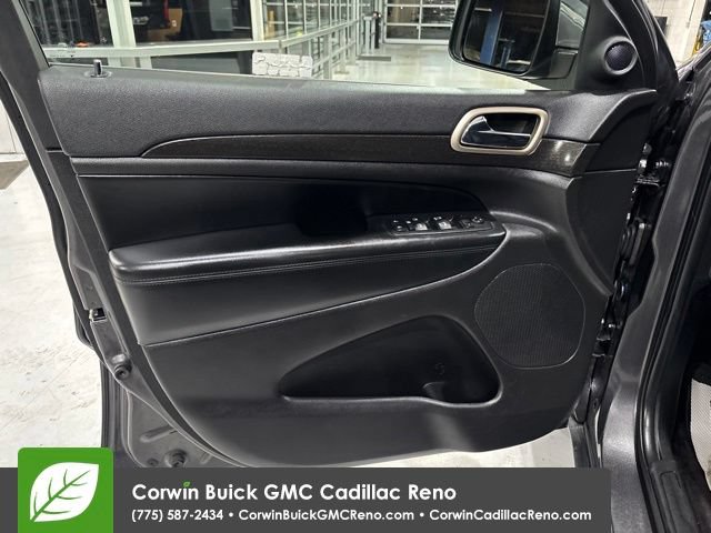 Used 2016 Jeep Grand Cherokee Laredo w/ Quick Order Package 23E AWD/4WD image 13