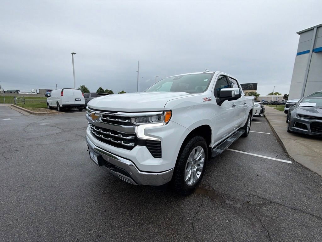 Certified 2024 Chevrolet Silverado 1500 LTZ w/ LTZ Premium Package AWD/4WD image 7