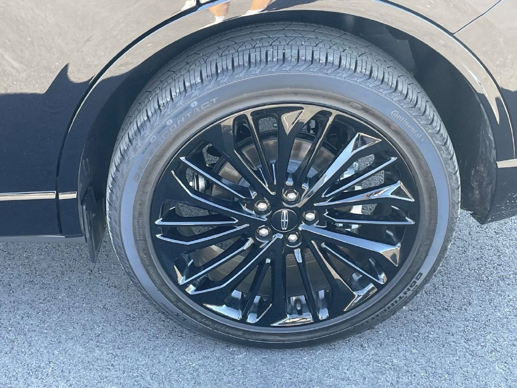 Certified 2025 Lincoln Corsair FWD w/ Equipment Group 101A image 9