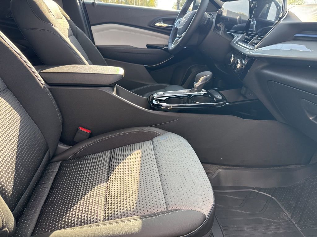 New 2026 Chevrolet Trax LT FWD image 31