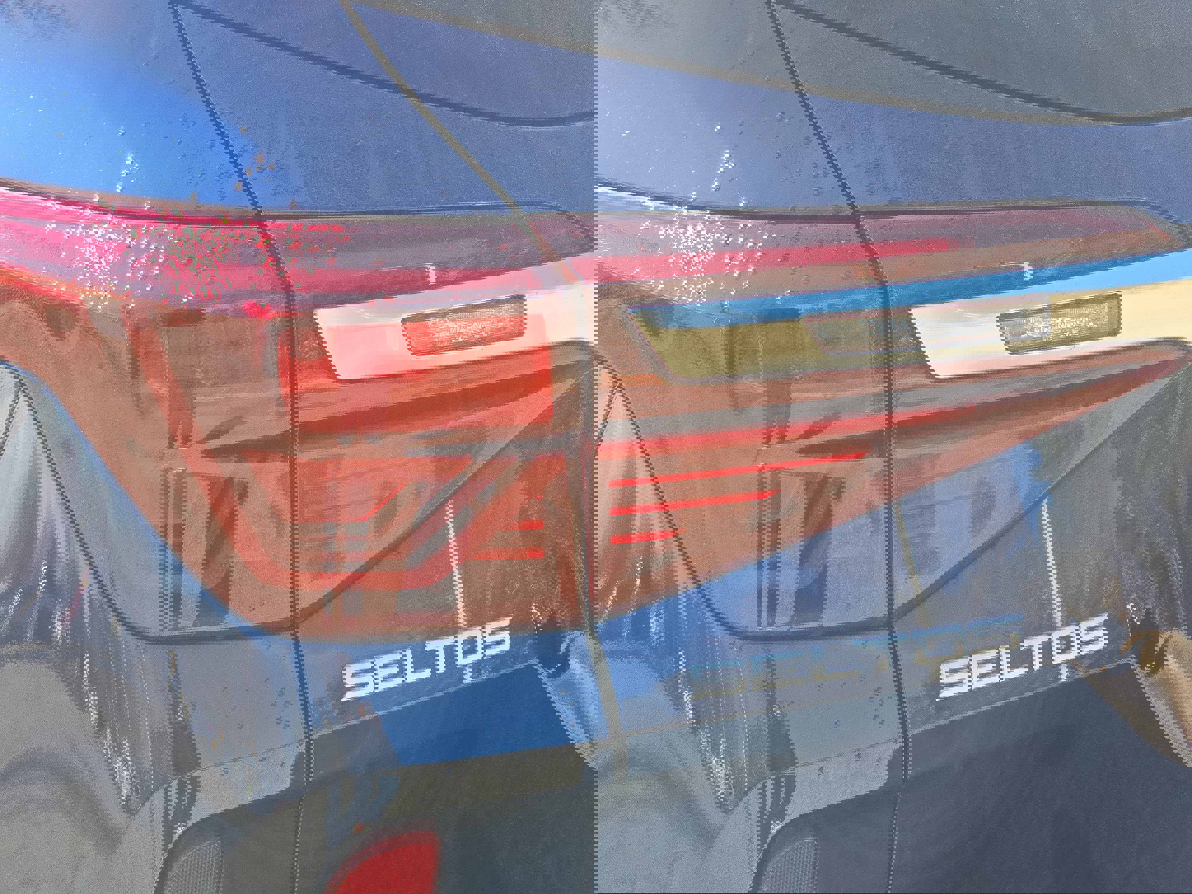 Used 2023 Kia Seltos SX image 32