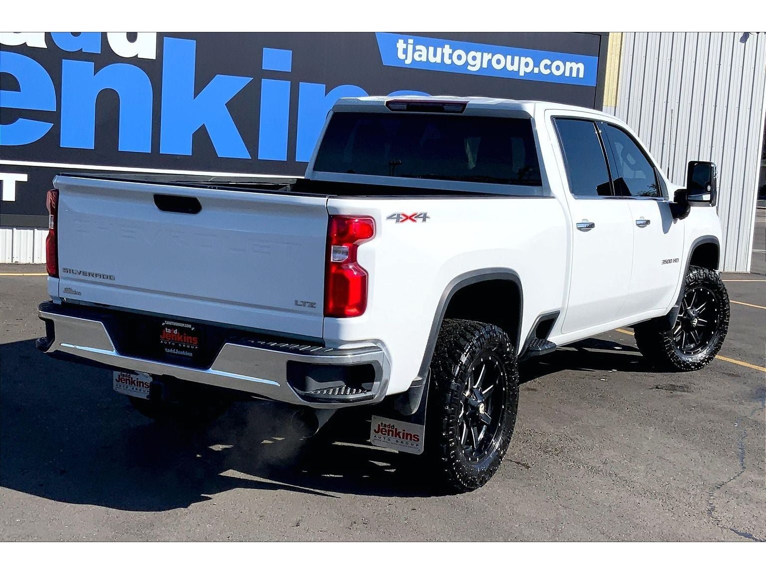 Used 2024 Chevrolet Silverado 3500 LTZ AWD/4WD image 15