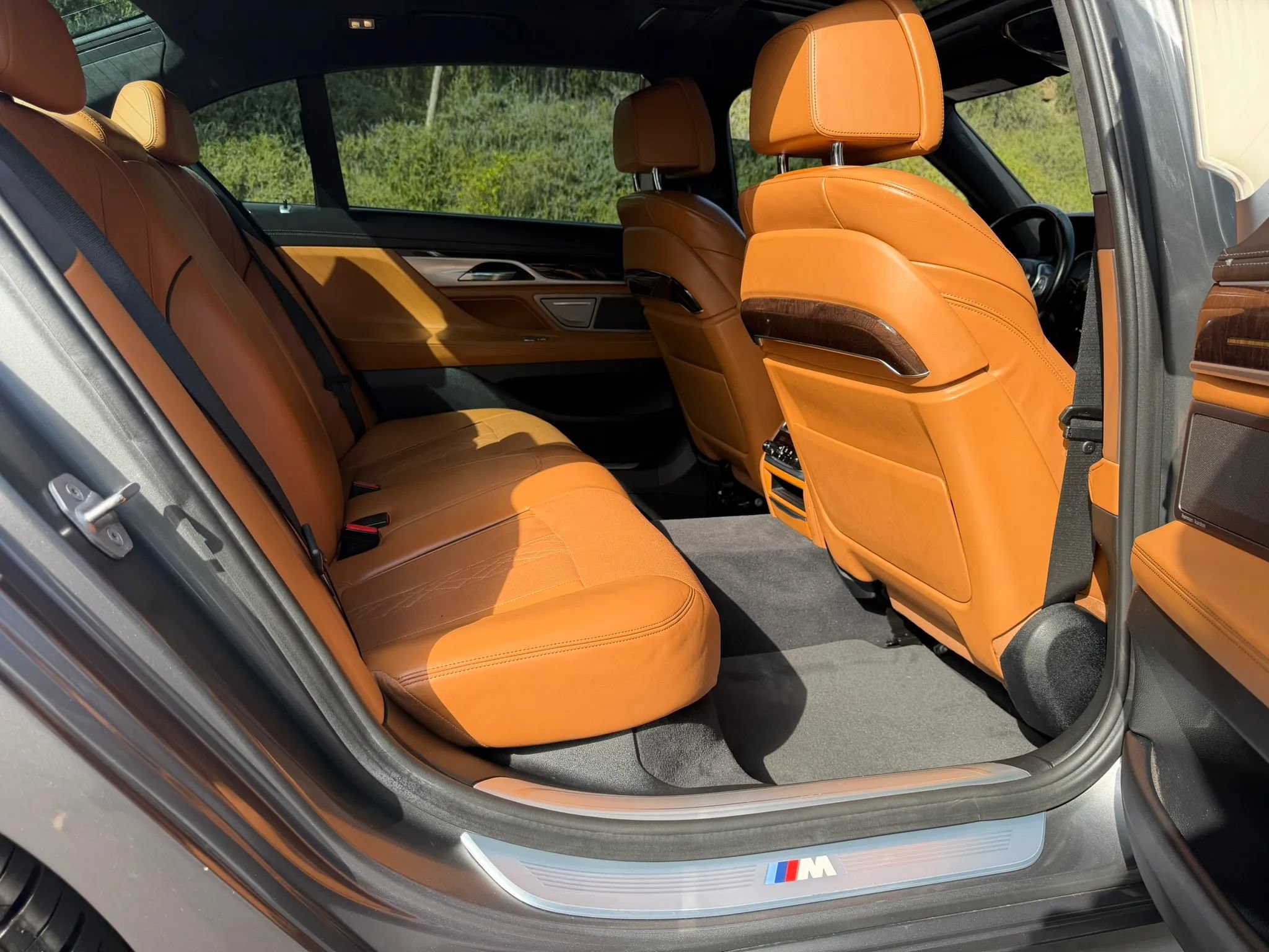 Used 2017 BMW 750i RWD image 26
