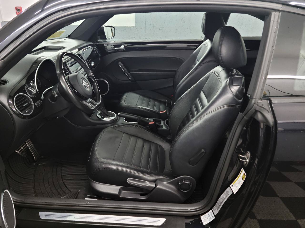 Used 2012 Volkswagen Beetle 2.0T FWD image 12