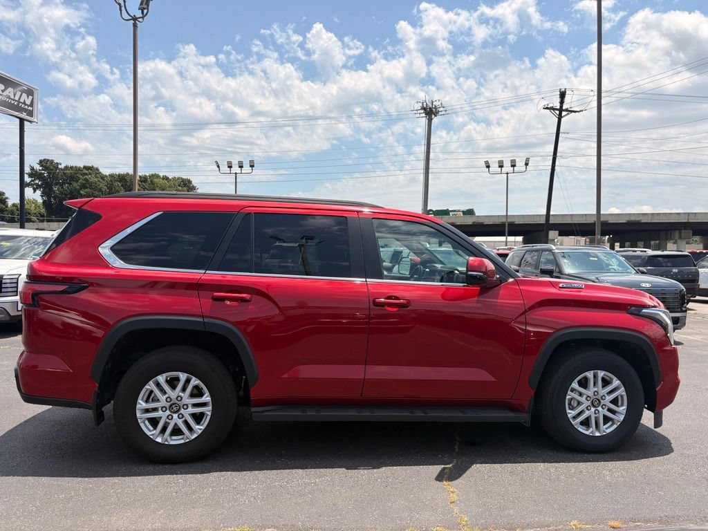 Used 2025 Toyota Sequoia SR5 AWD/4WD image 9