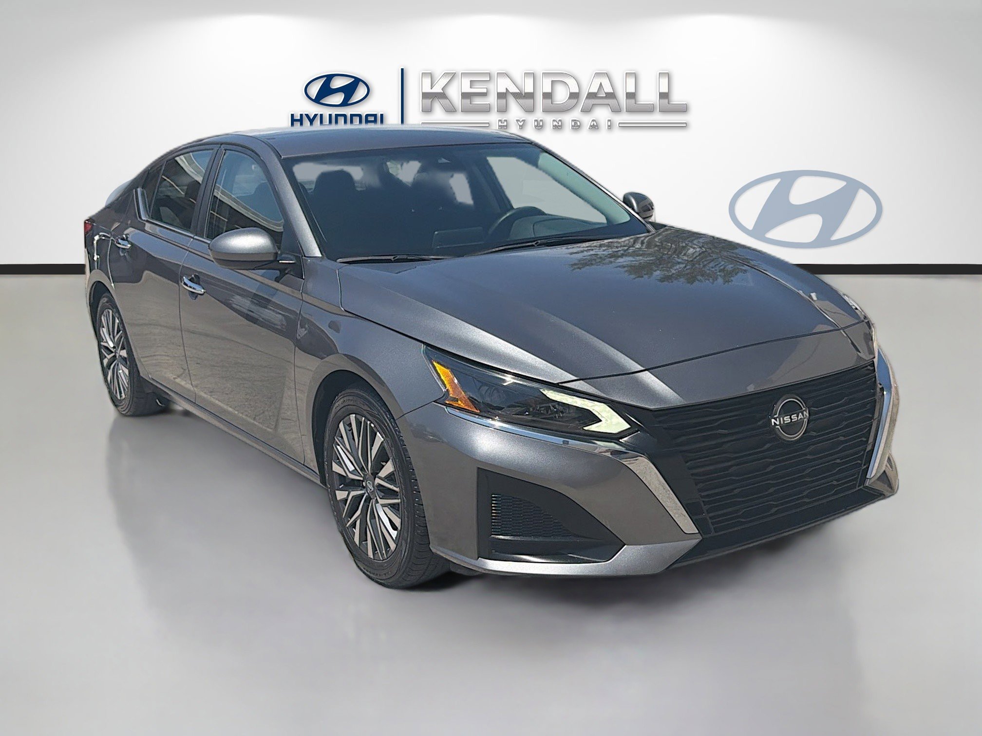 Used 2023 Nissan Altima 2.5 SV