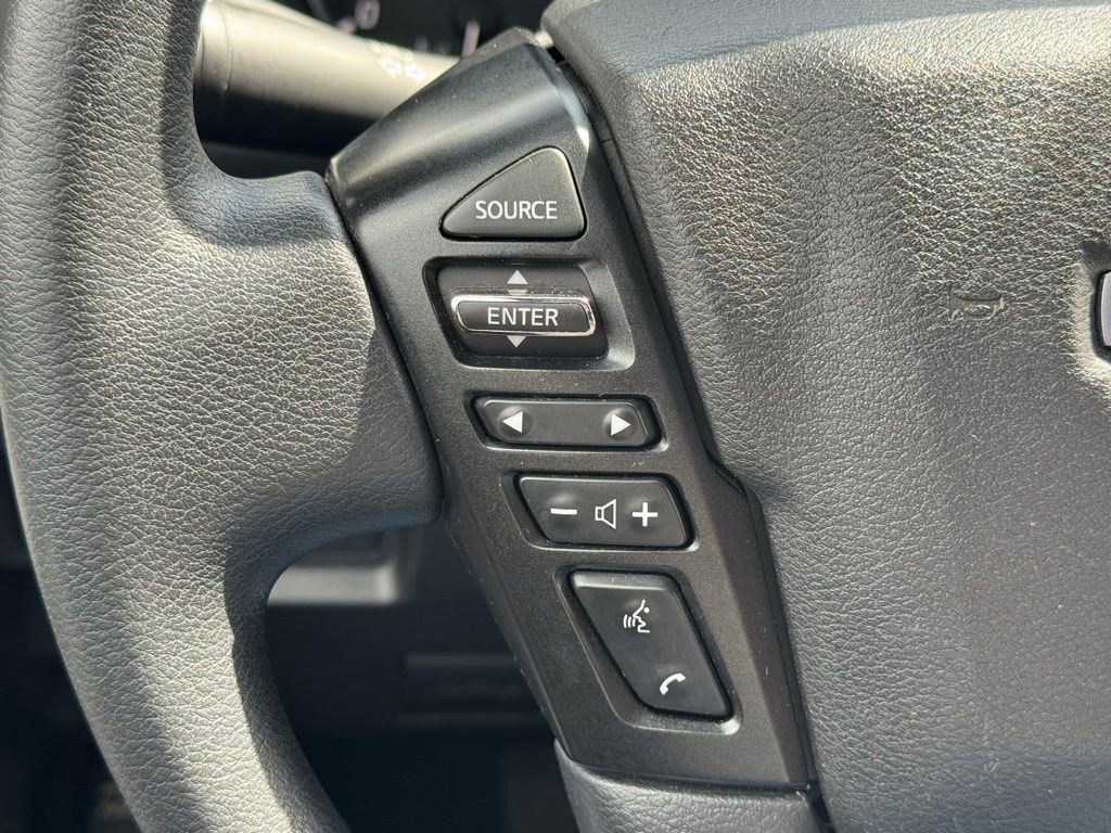 Used 2024 Nissan Frontier SV AWD/4WD image 23