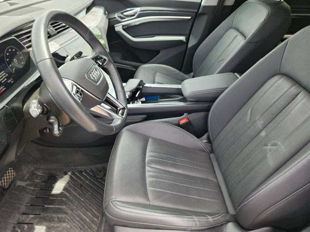 Used 2022 Audi e-tron Premium Plus AWD/4WD image 9