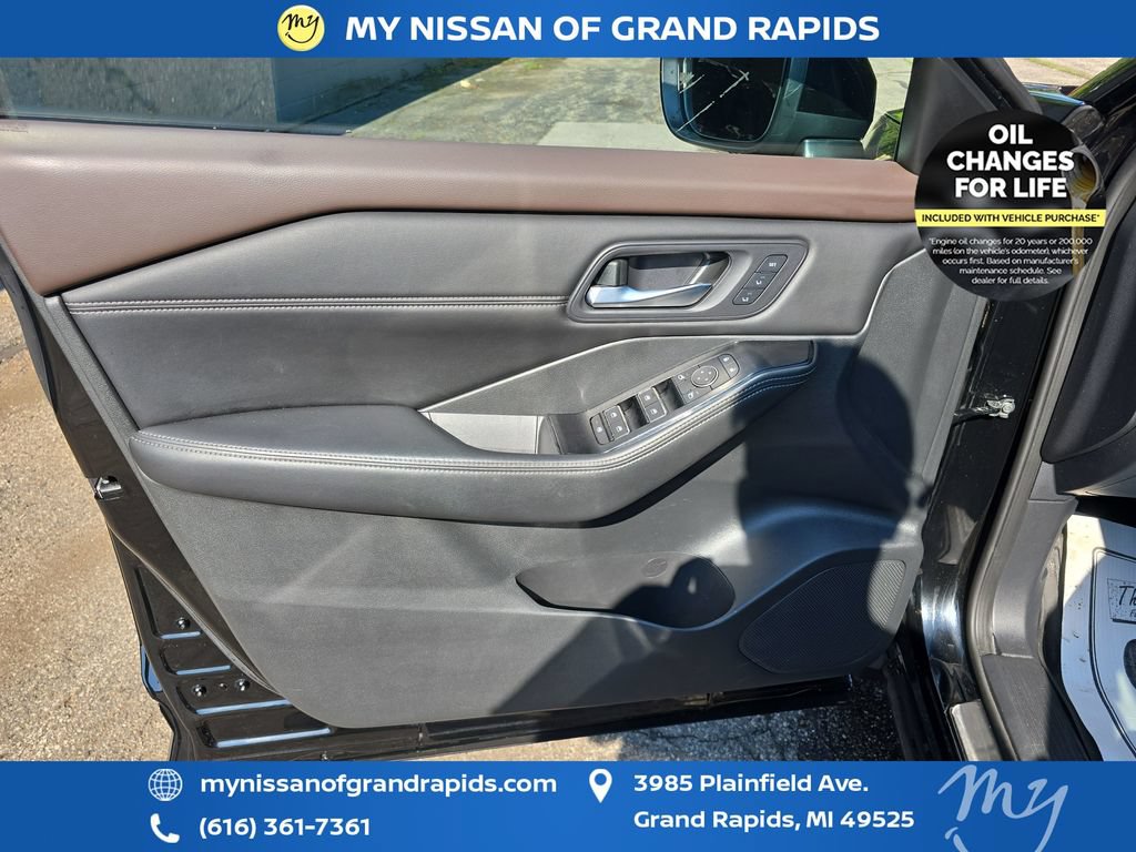 Used 2023 Nissan Rogue SL w/ SL Premium Package AWD/4WD image 11