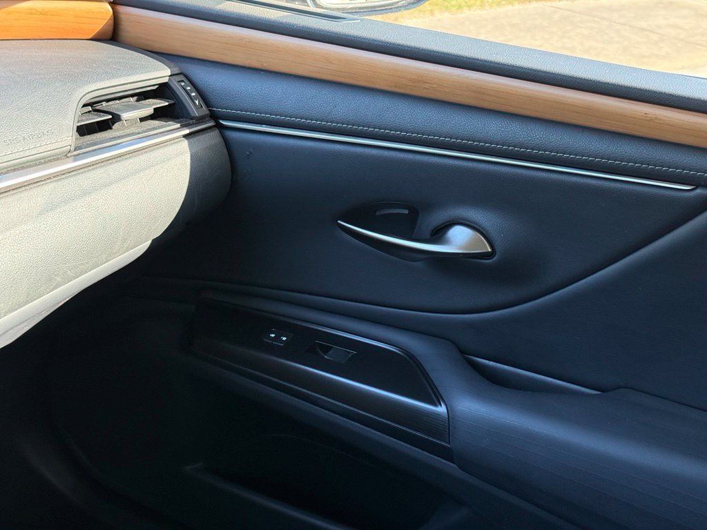 Used 2019 Lexus ES 350 w/ Accessory Package 2 FWD image 39