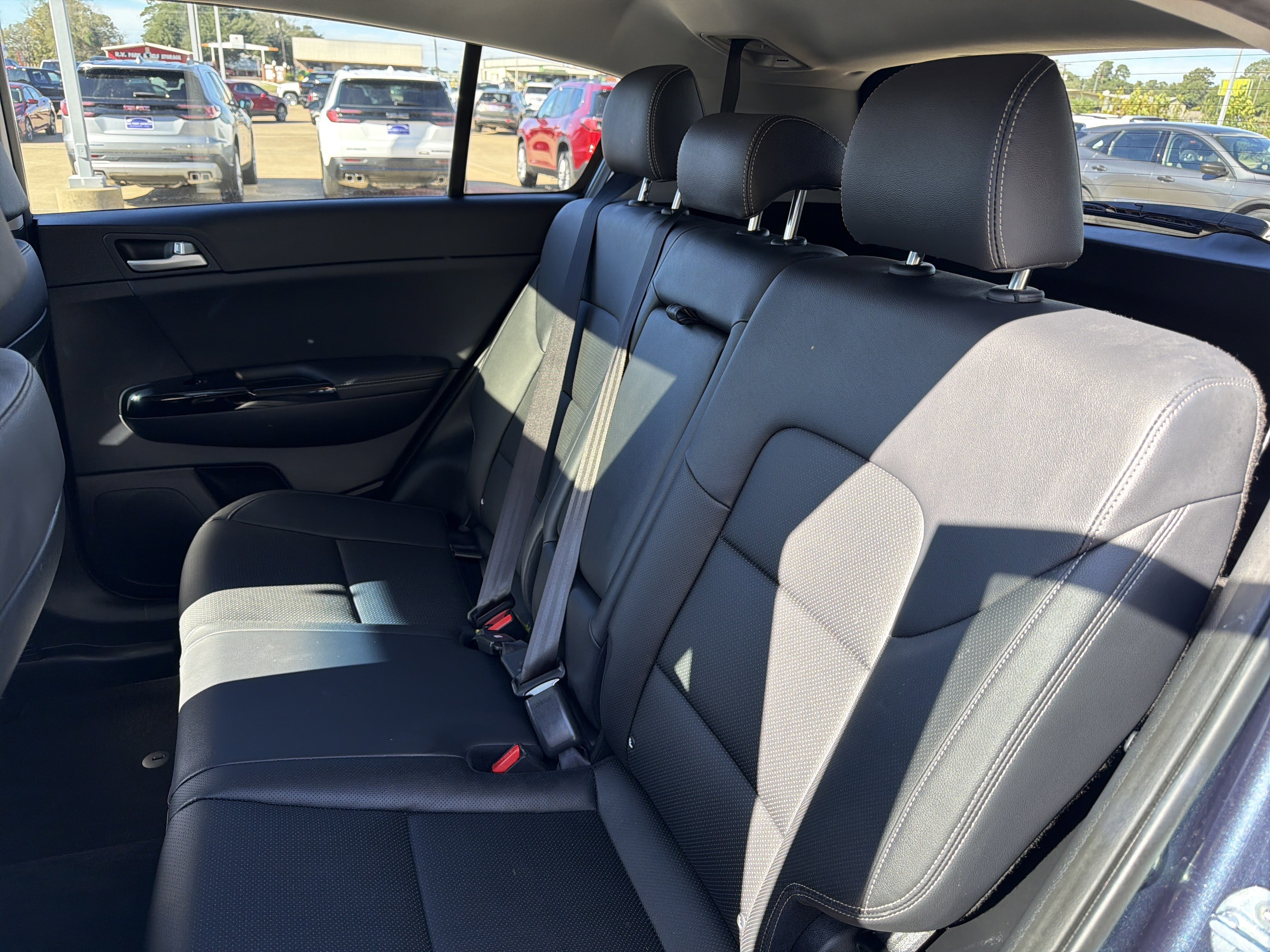 Used 2021 Kia Sportage EX image 6