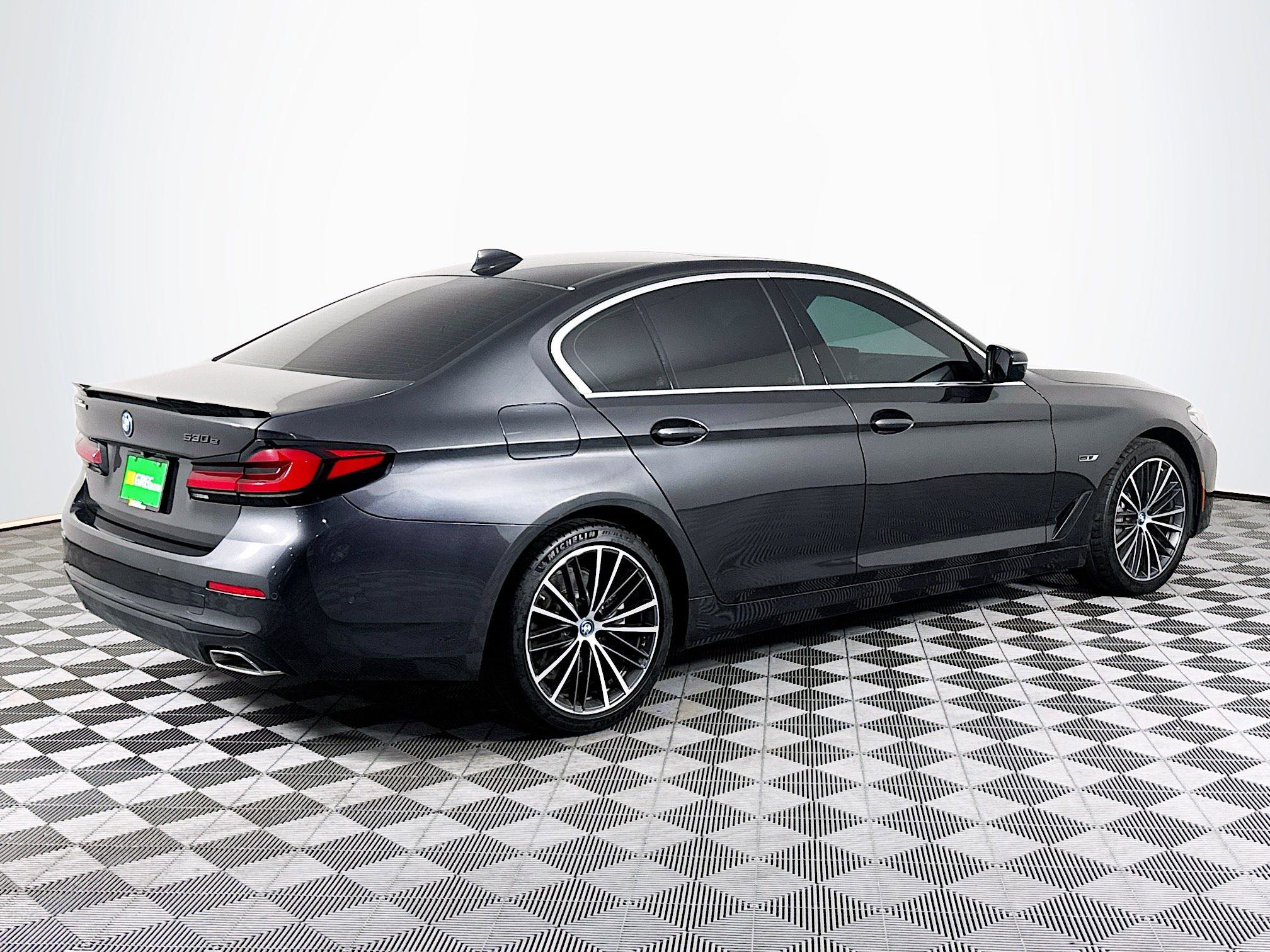 Used 2023 BMW 530e 530e w/ Premium Package image 10