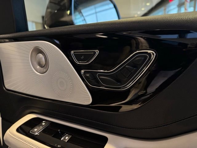 New 2026 Lincoln Aviator AWD w/ Jet Appearance Package image 17