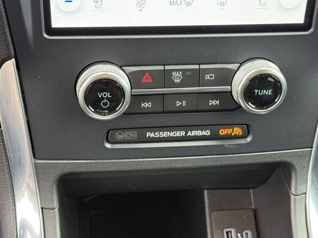 Used 2024 Ford Edge Titanium AWD/4WD image 22