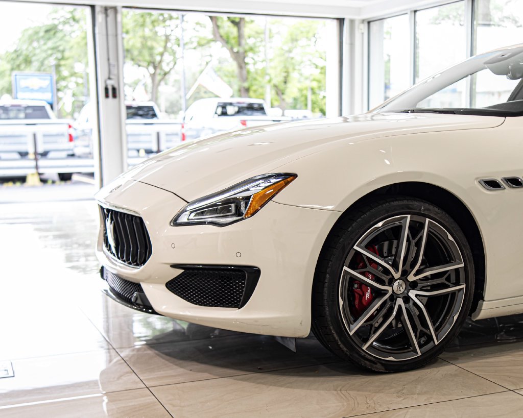 Used 2023 Maserati Quattroporte Modena Q4 AWD/4WD image 4