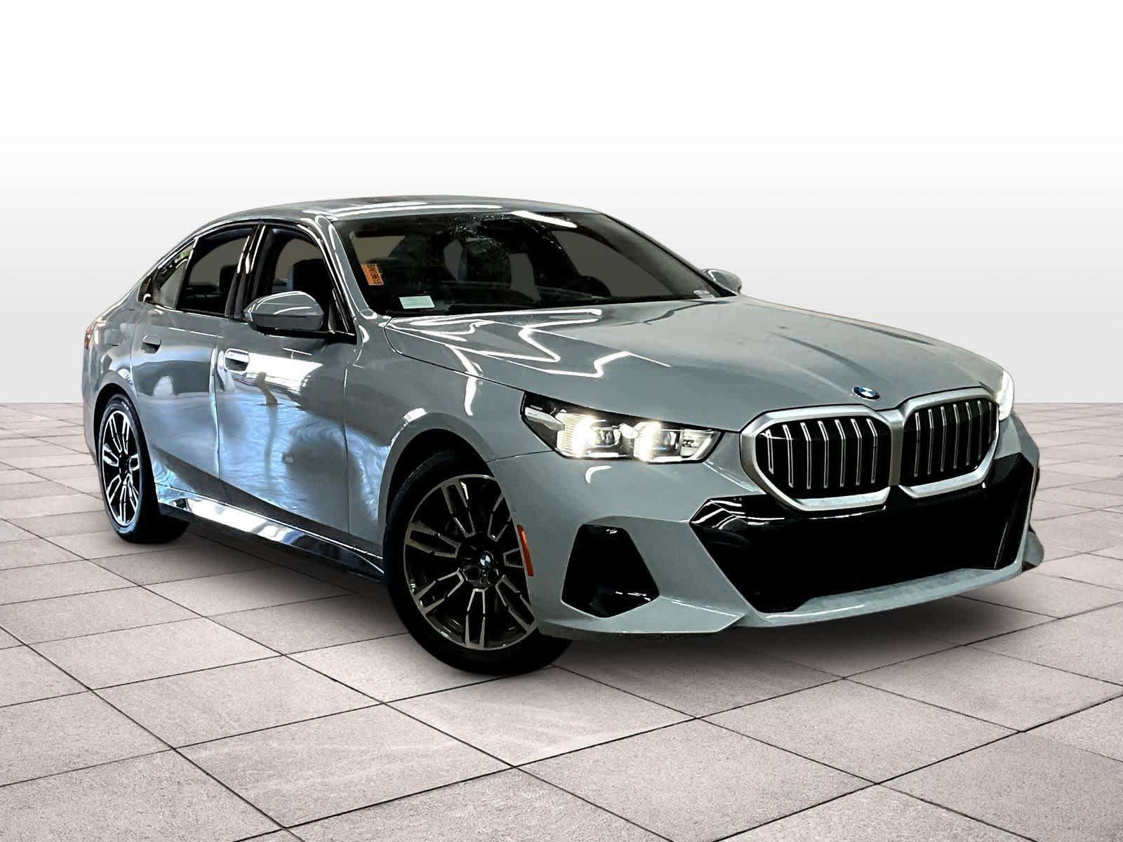Used 2026 BMW 530i w/ M Sport Package image 2