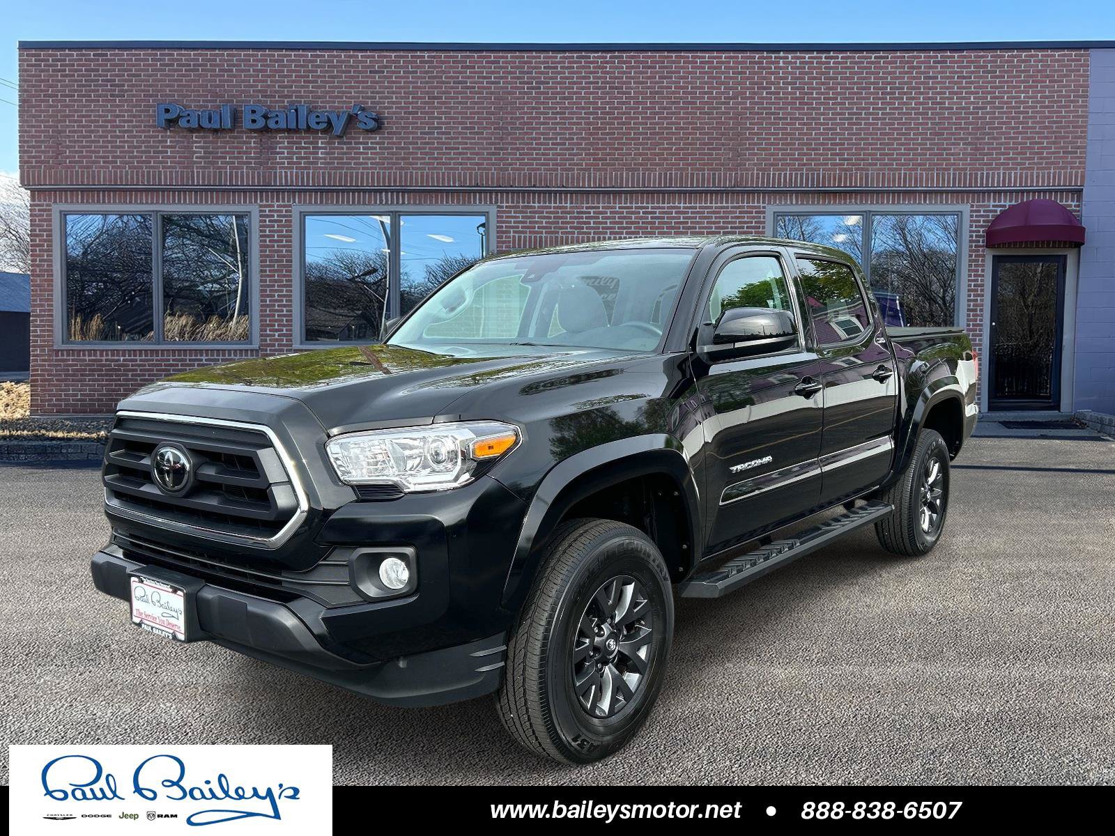Used 2023 Toyota Tacoma SR5 AWD/4WD image 1
