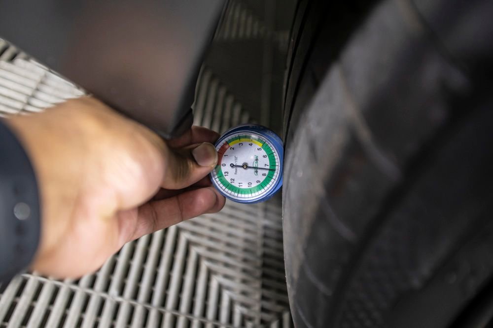 Used 2024 BMW Z4 M40i w/ Premium Package image 47