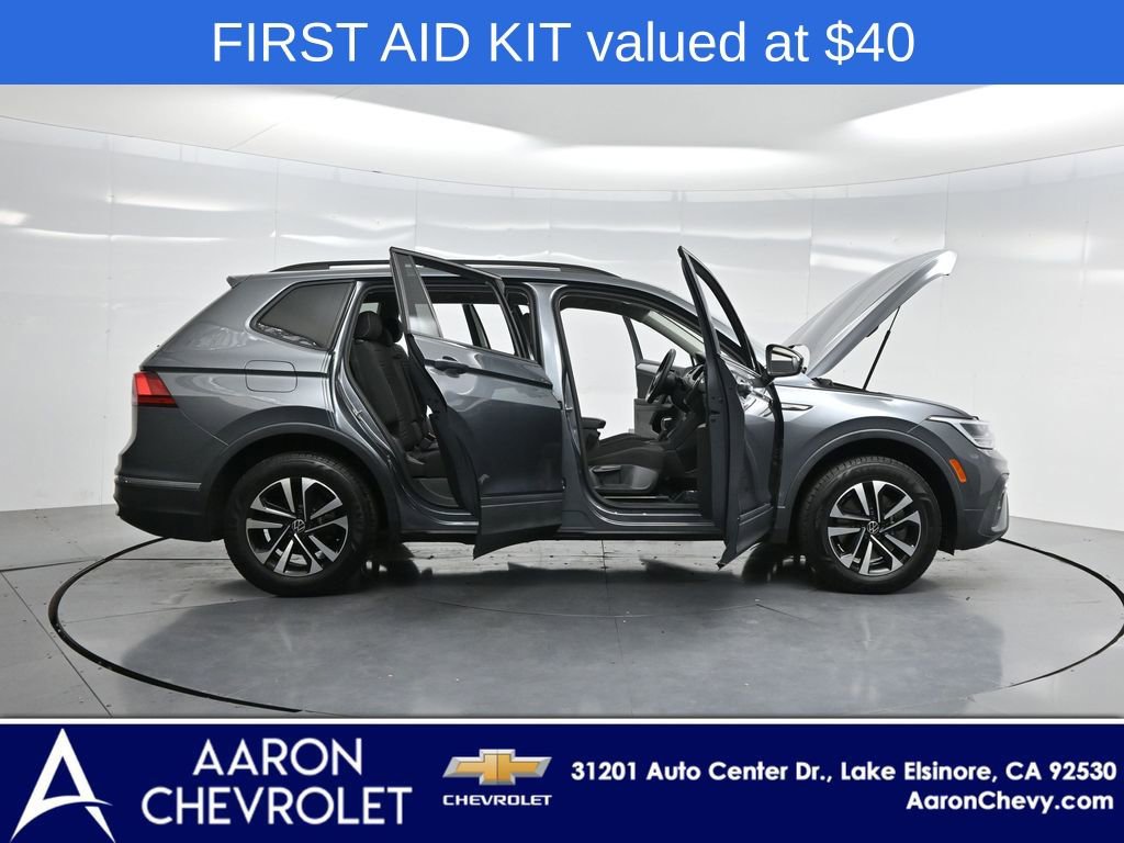 Used 2022 Volkswagen Tiguan S image 3