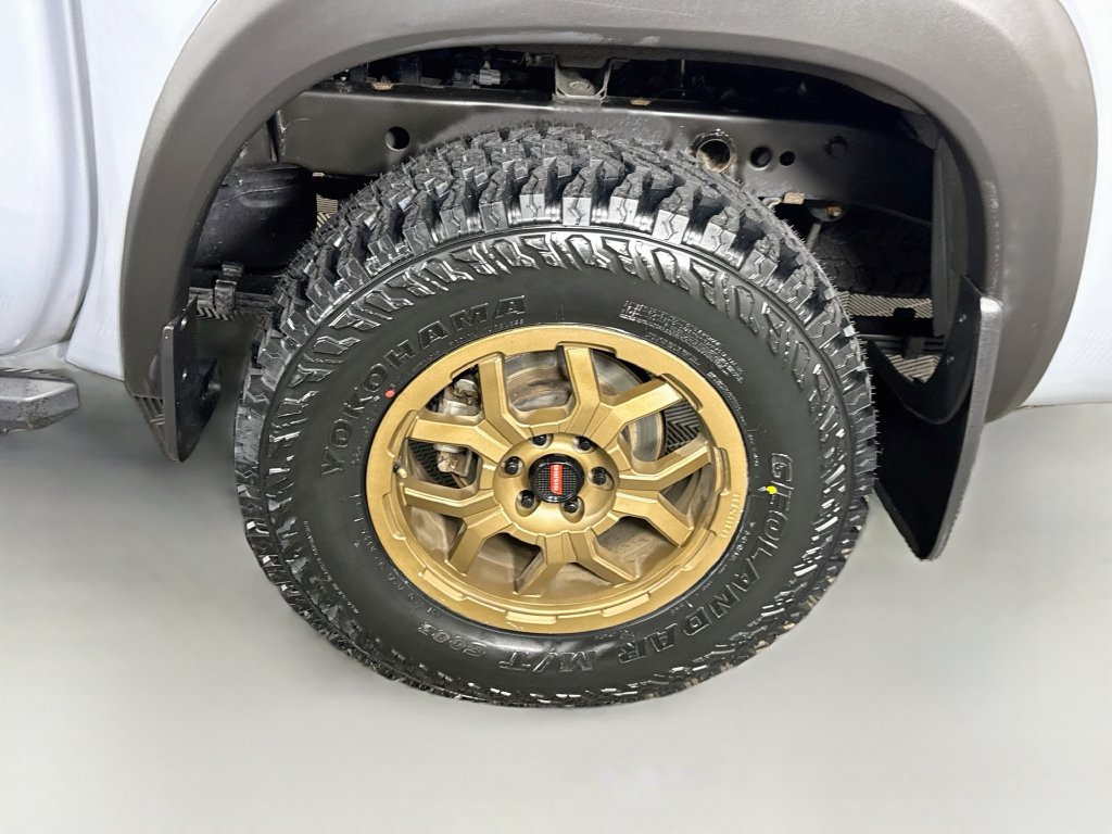 Used 2022 Nissan Frontier PRO-4X AWD/4WD image 36