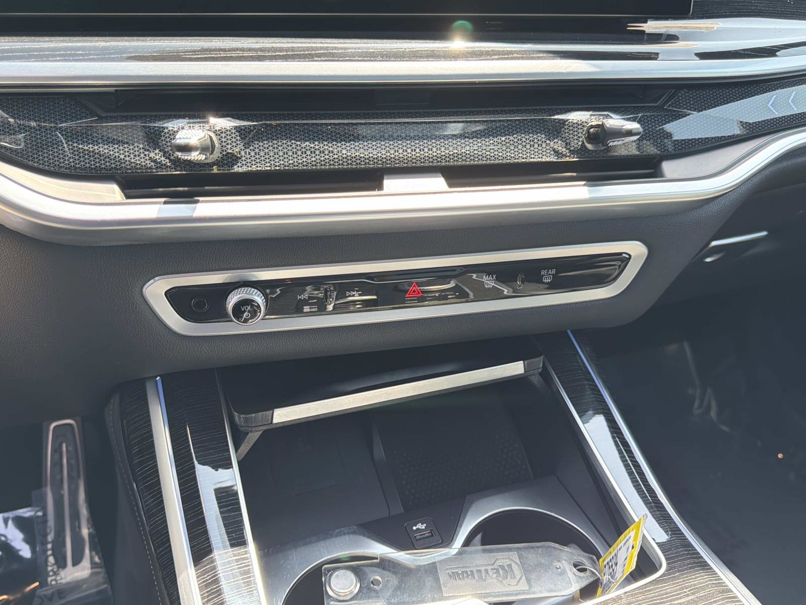 Certified 2024 BMW X7 xDrive40i w/ M Sport Package AWD/4WD image 22