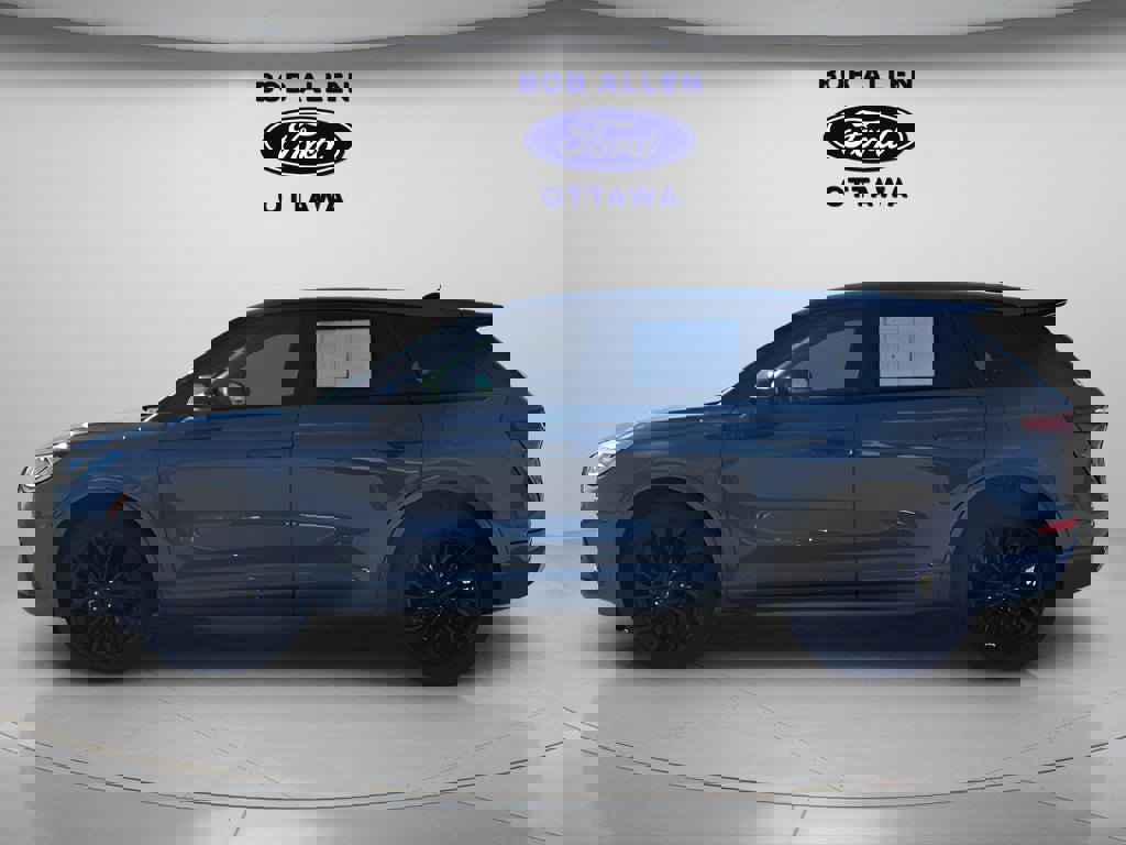 Used 2025 Lincoln Corsair Reserve w/ Jet Appearance Package image 3