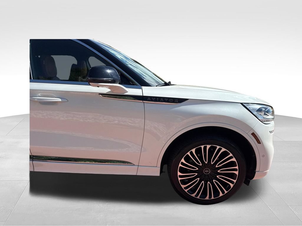 Used 2023 Lincoln Aviator Black Label w/ Dynamic Handling Package AWD/4WD image 34