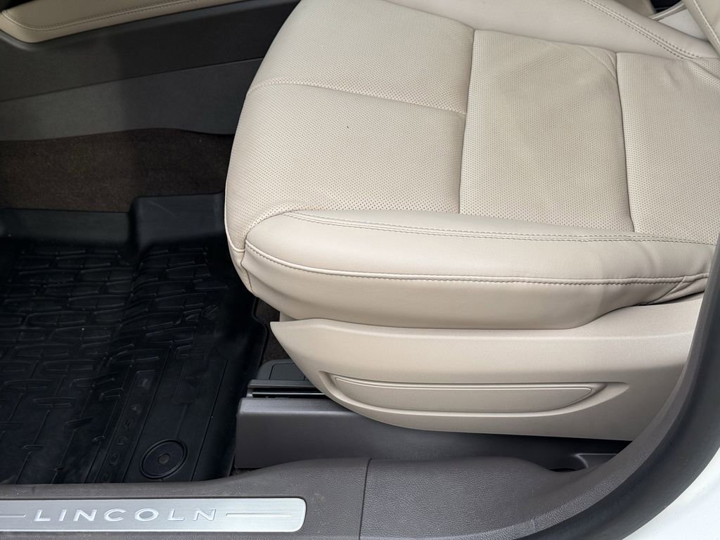 Used 2023 Lincoln Corsair Grand Touring w/ Equipment Group 301A image 16