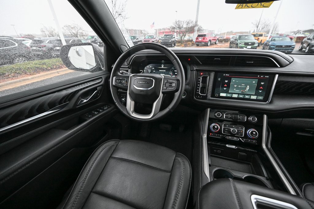 Used 2023 GMC Yukon XL Denali image 31