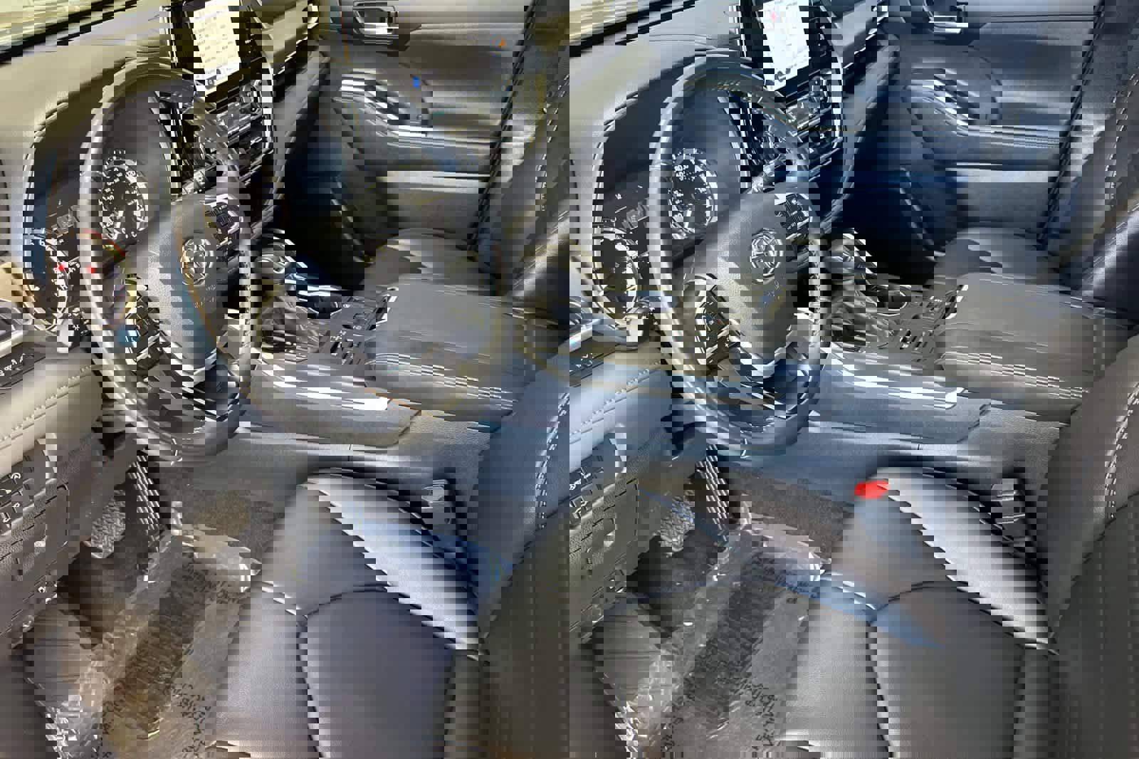 Used 2024 Toyota Highlander XLE image 11