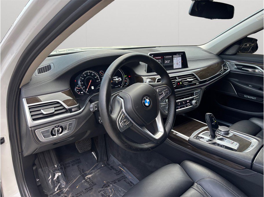 Used 2018 BMW 750i xDrive AWD/4WD image 6