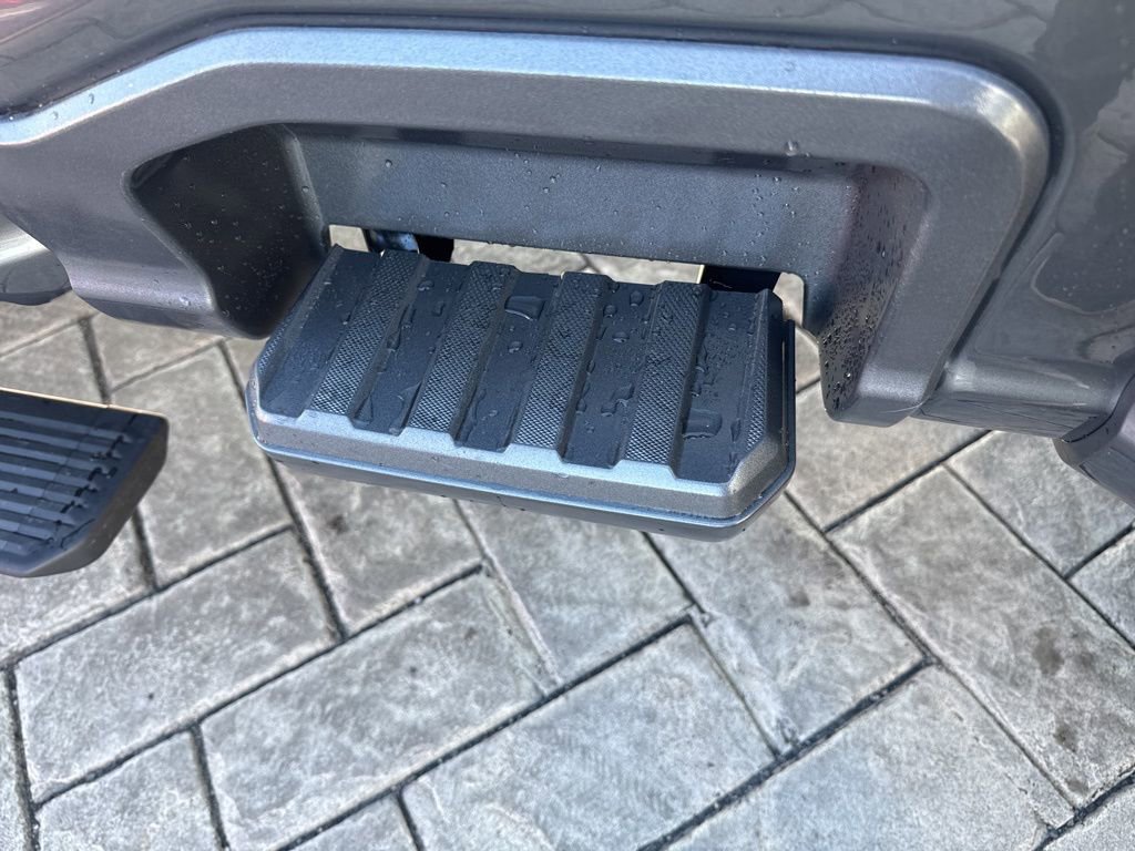 Used 2026 Ford F450 Lariat w/ FX4 Off-Road Package image 9