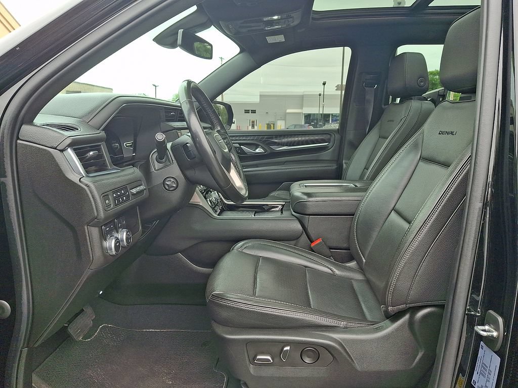 Used 2022 GMC Yukon Denali AWD/4WD image 16