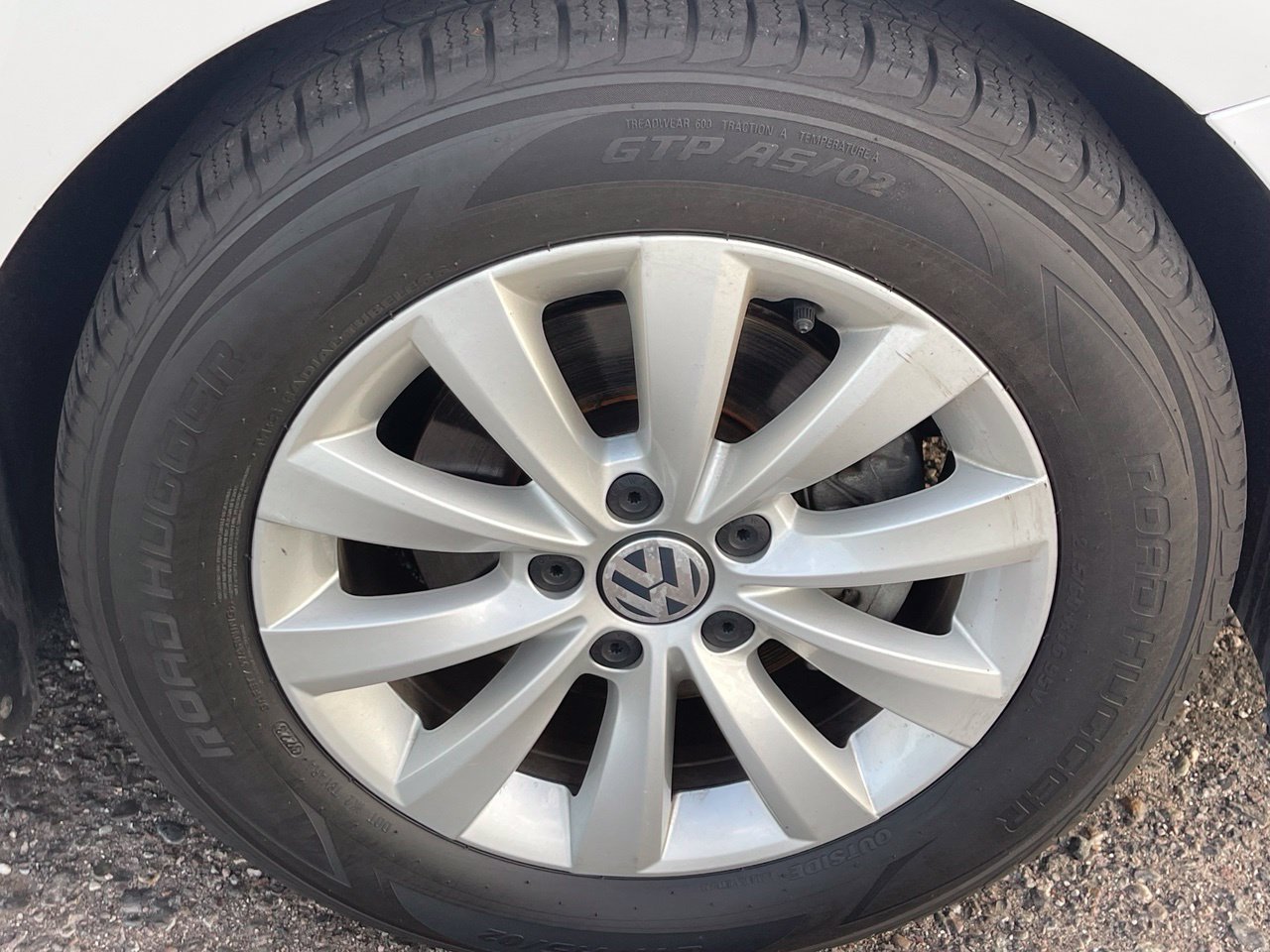 Used 2018 Volkswagen Beetle 2.0T S FWD image 9