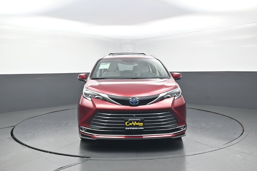 Used 2025 Toyota Sienna Platinum AWD/4WD image 38