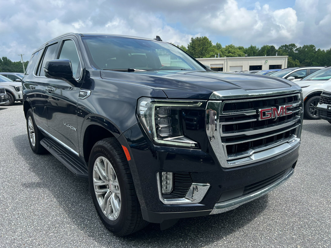 Used 2024 GMC Yukon SLT w/ SLT Luxury Package image 14