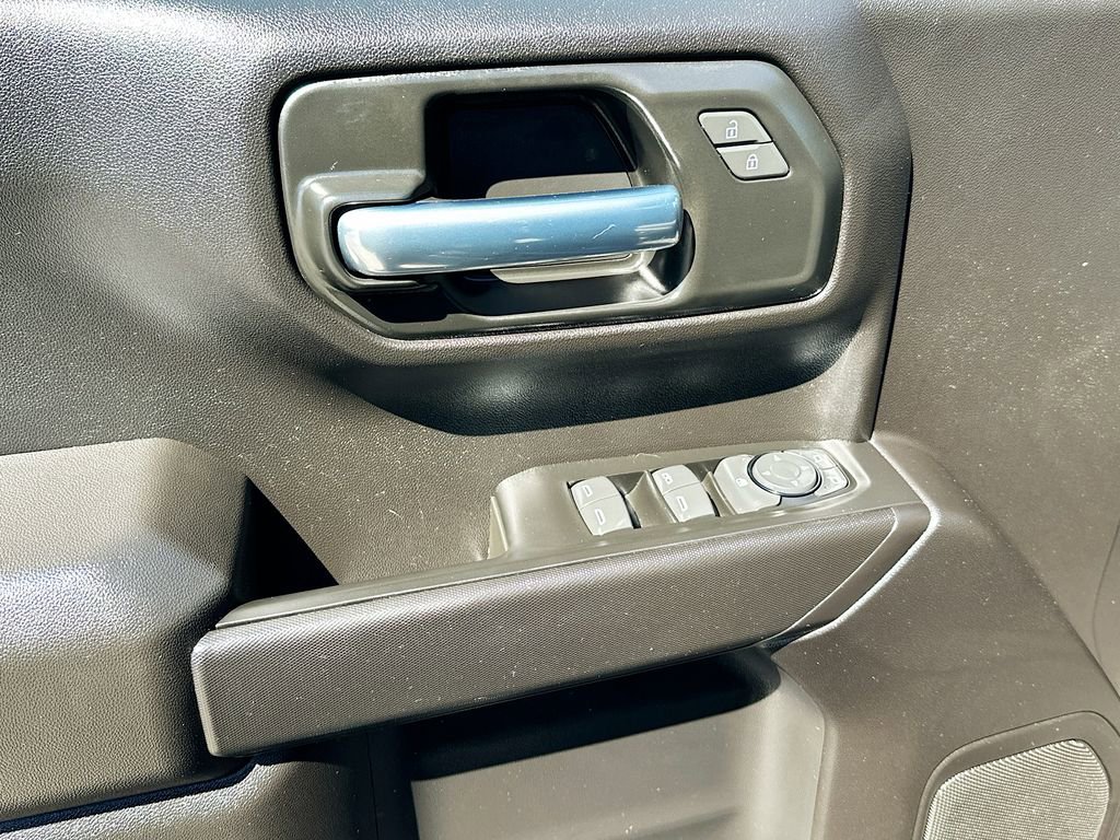 Used 2025 Chevrolet Silverado 1500 Custom w/ Turbomax Blackout Package image 21