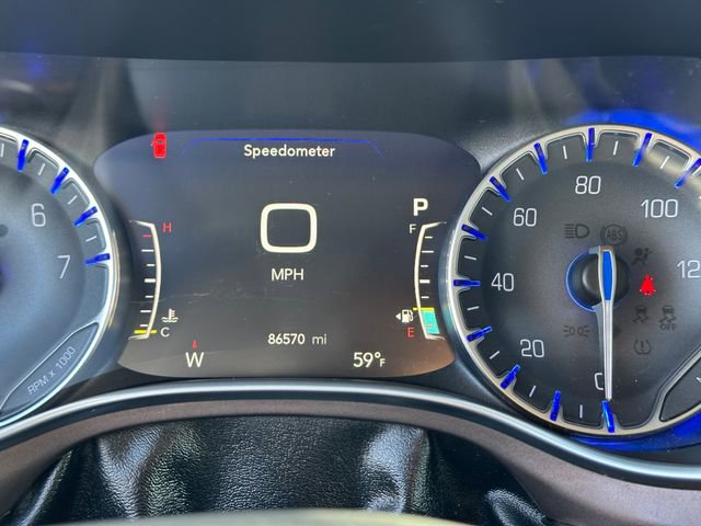 Used 2018 Chrysler Pacifica Touring-L Plus image 34