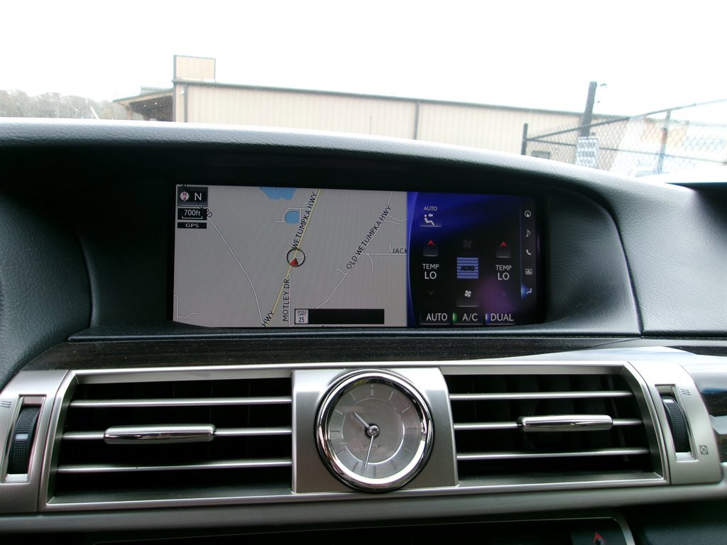 Used 2016 Lexus LS 460 w/ Comfort Package image 17