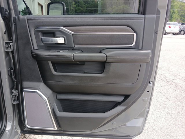 New 2026 RAM 4500 4x4 Crew Cab DRW w/ Laramie Trim Package image 36