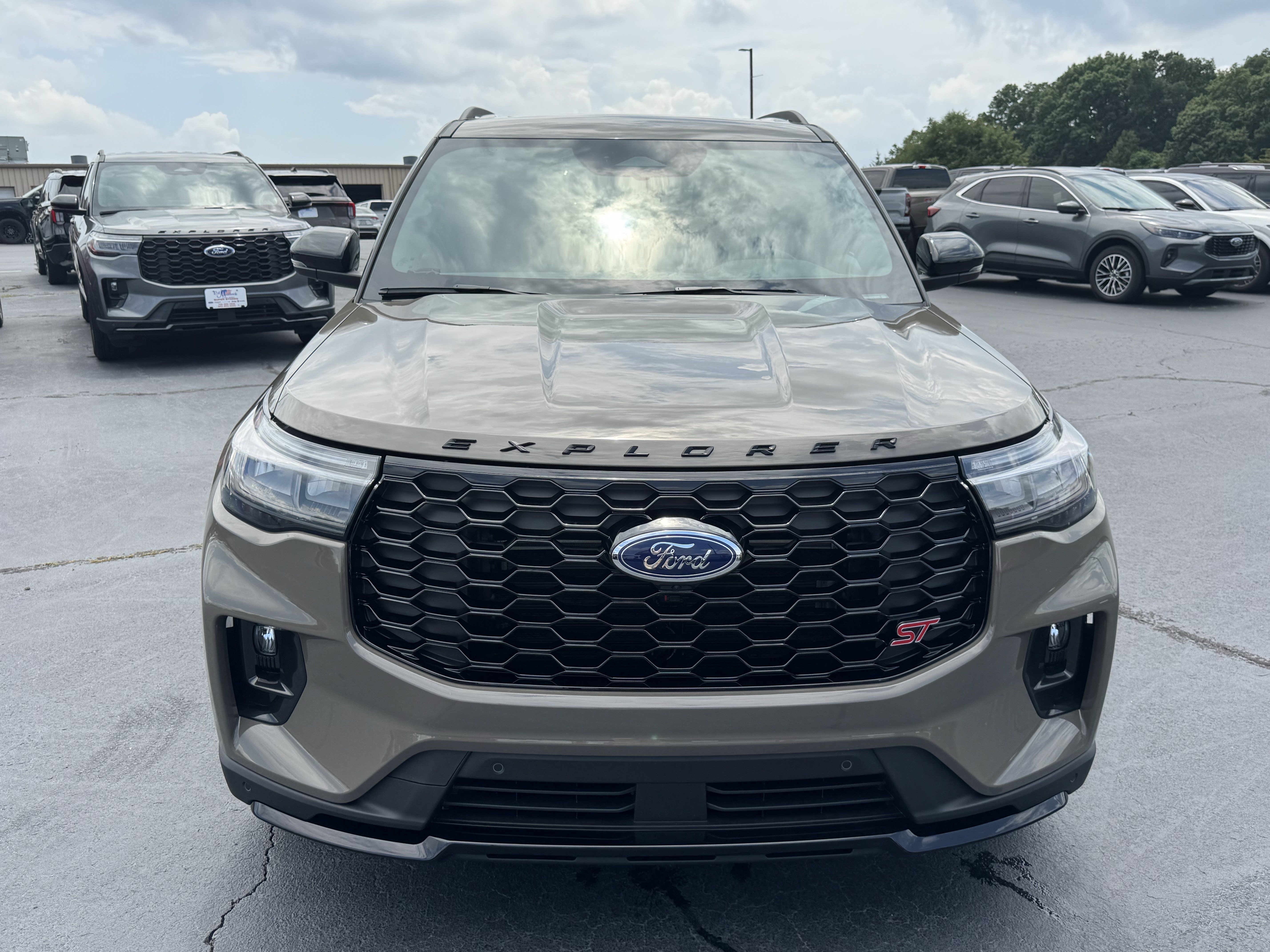 New 2026 Ford Explorer ST w/ Sun And Sound Package AWD/4WD image 3
