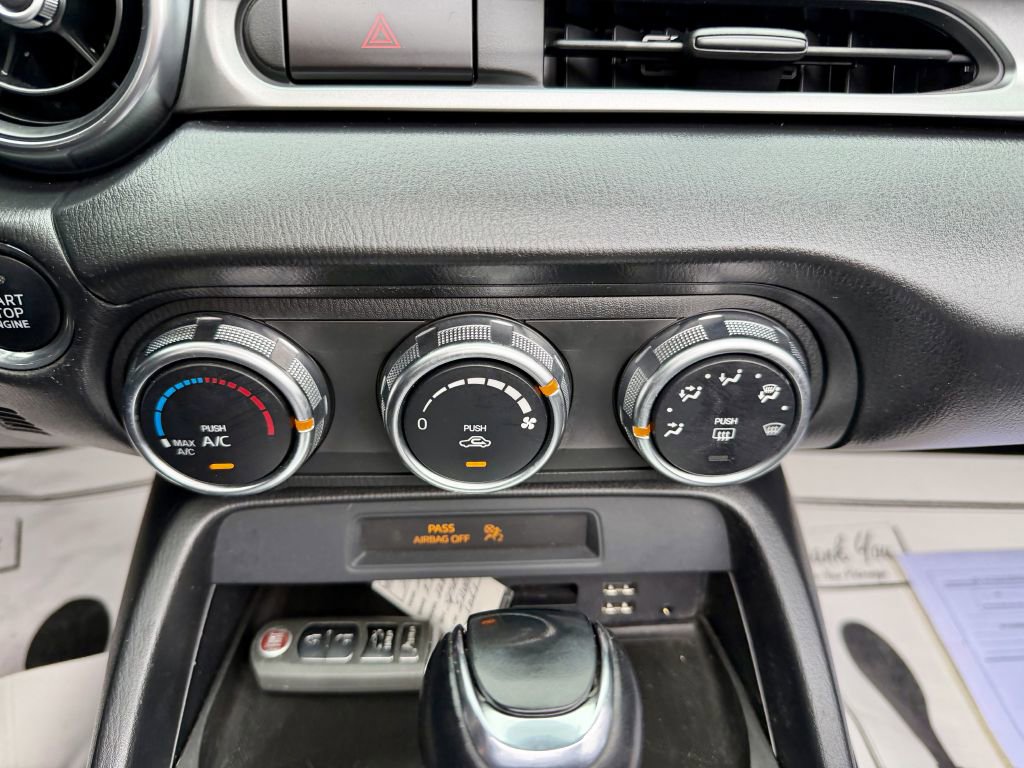 Used 2019 FIAT 124 Spider Classica w/ Technology Group image 12