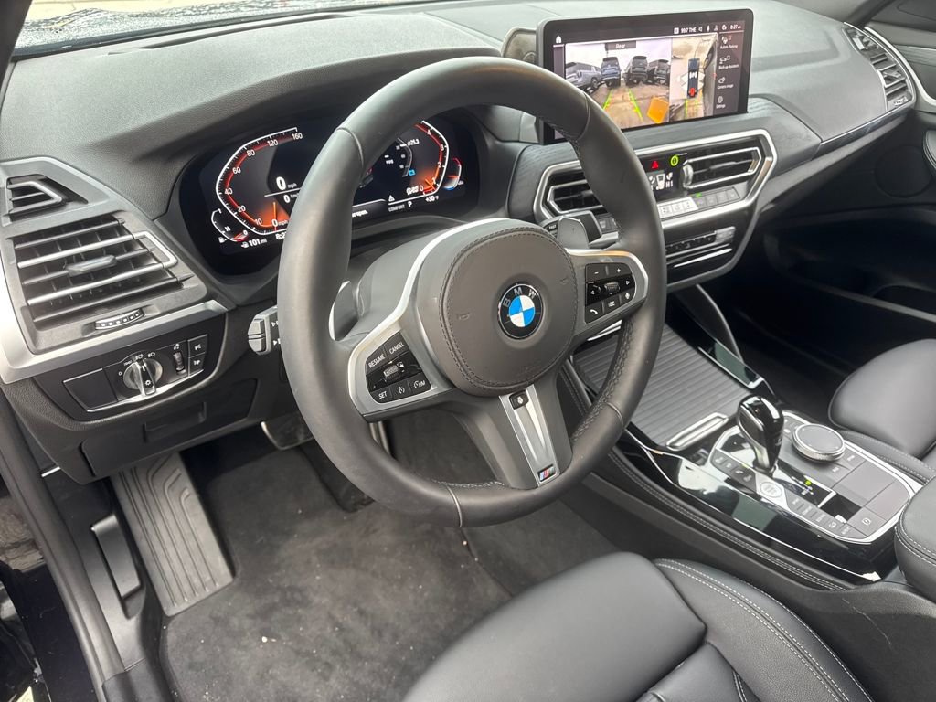 Used 2025 BMW X4 xDrive30i w/ Premium Package image 13