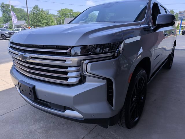 Used 2024 Chevrolet Suburban High Country AWD/4WD image 5