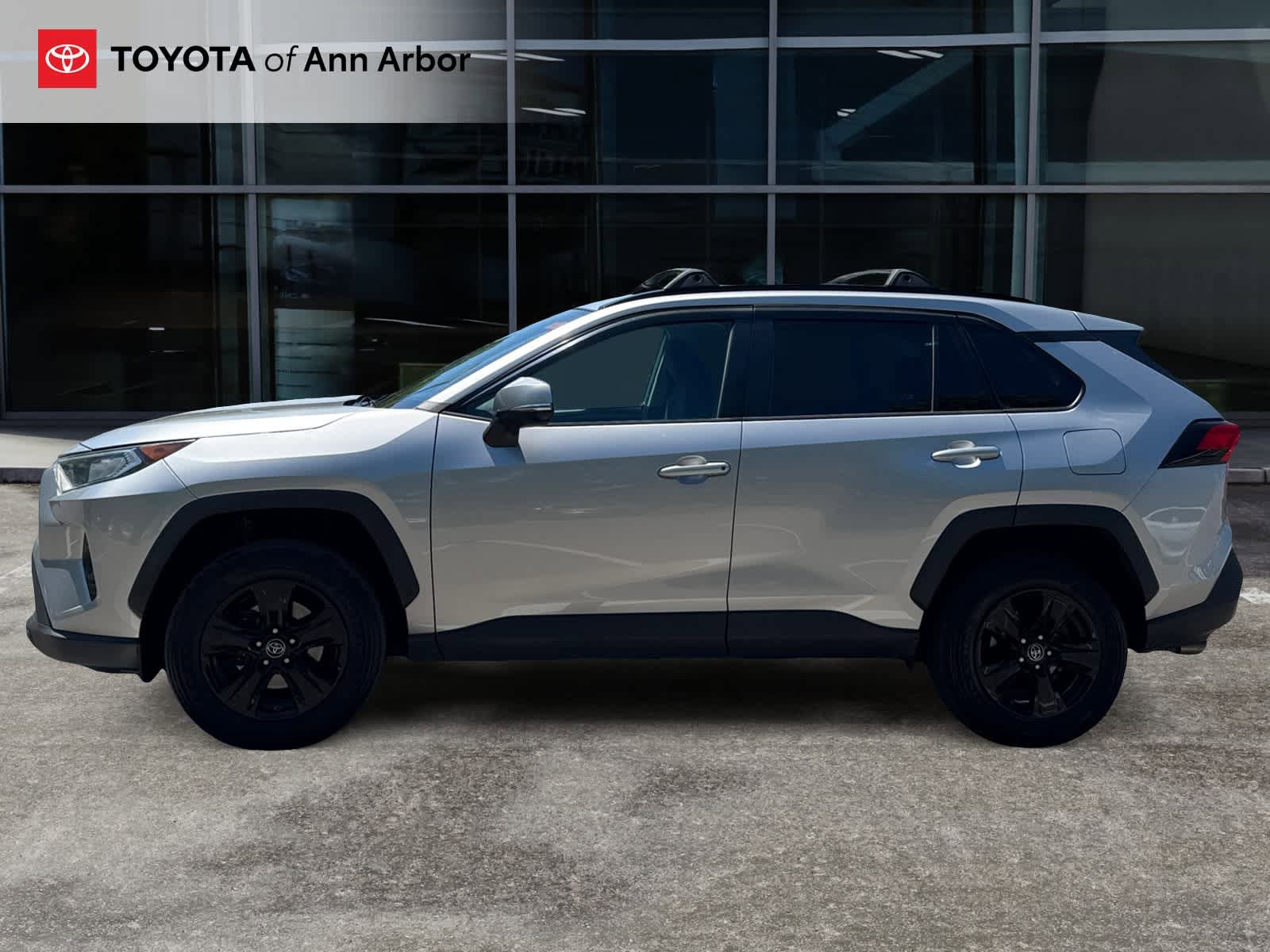 Used 2019 Toyota RAV4 XLE FWD image 9