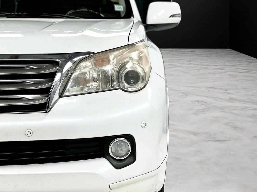 Used 2011 Lexus GX 460 w/ Comfort Plus Pkg image 9