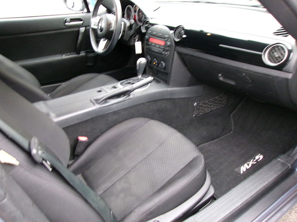 Used 2006 MAZDA MX-5 Miata Sport image 11