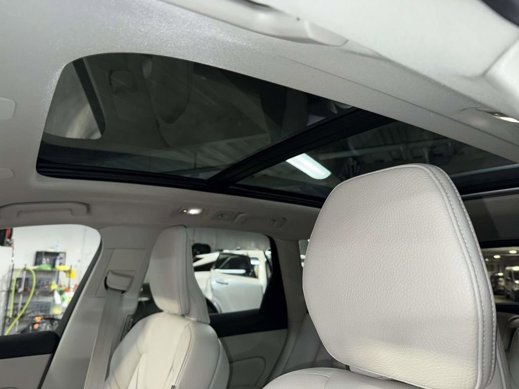 Used 2024 Volvo XC60 T8 Plus w/ Protection Package Premier image 22