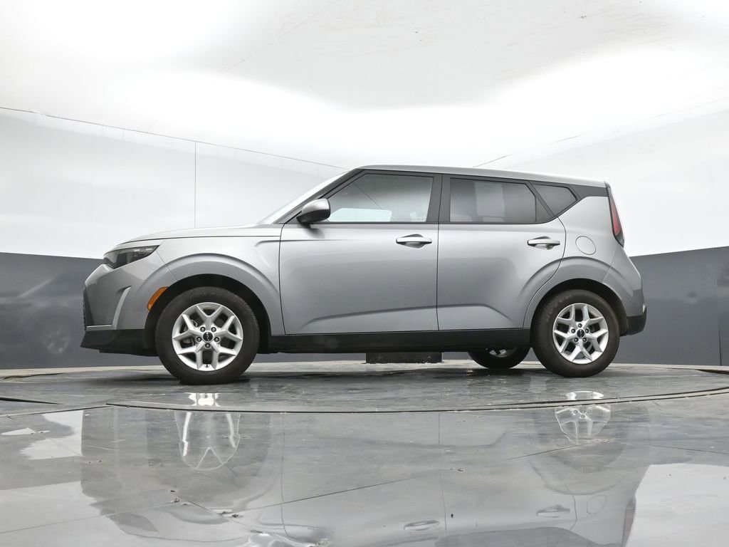 Used 2025 Kia Soul LX w/ LX Technology Package image 40